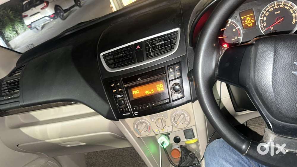 Maruti Suzuki Dzire 2017 Diesel 75300 Km Driven