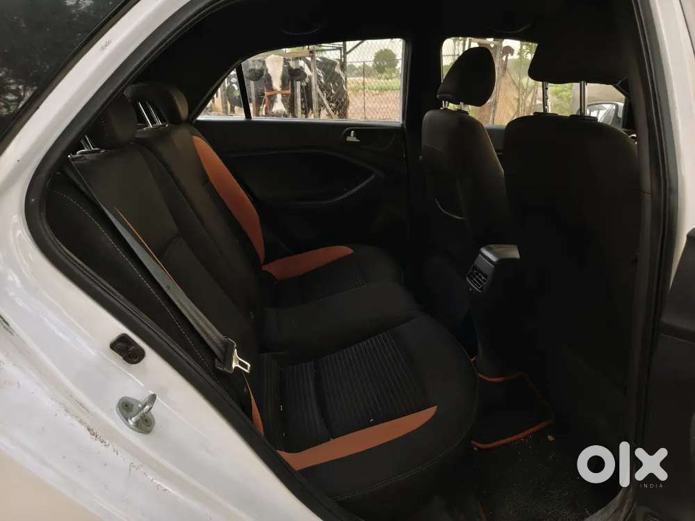 Top Model Hyundai I20 Active 2016 Petrol Well Maintained
