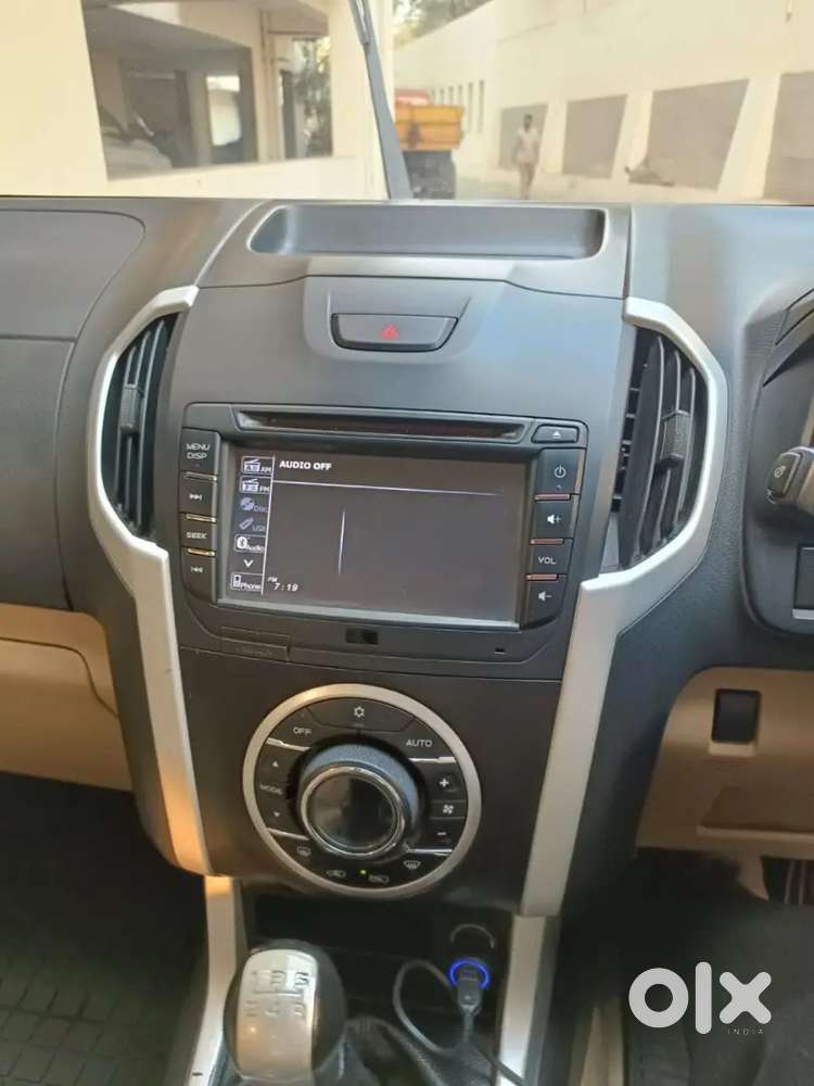 Isuzu D-max V-cross 2018