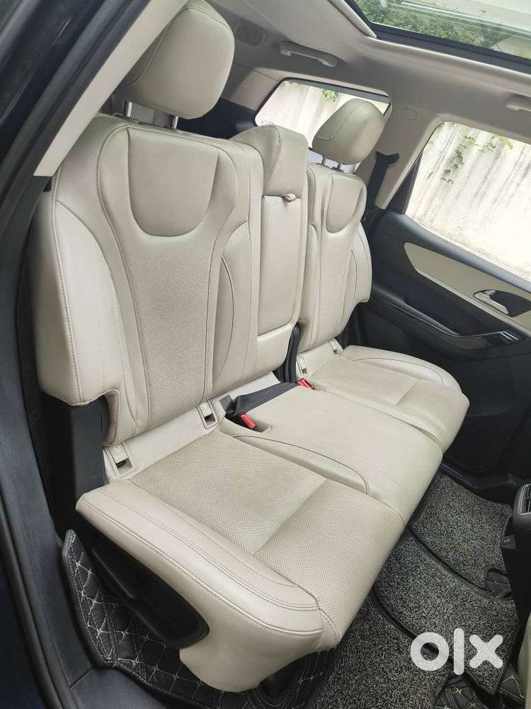 Mahindra Xuv700 2.2 Ax 7 Diesel At Luxury Pack Str Awd, 2021, Diesel