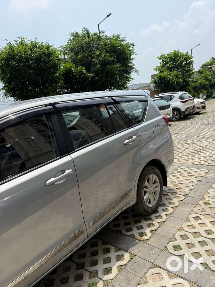 2023 Toyota Innova Crysta