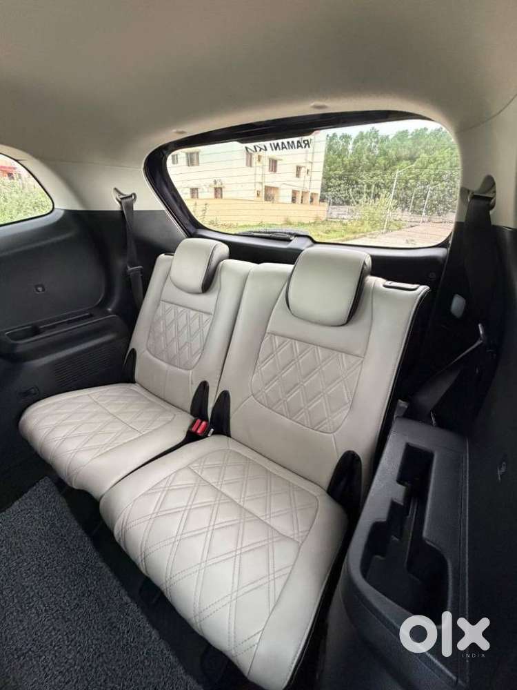 Kia Carens, 2023, Petrol