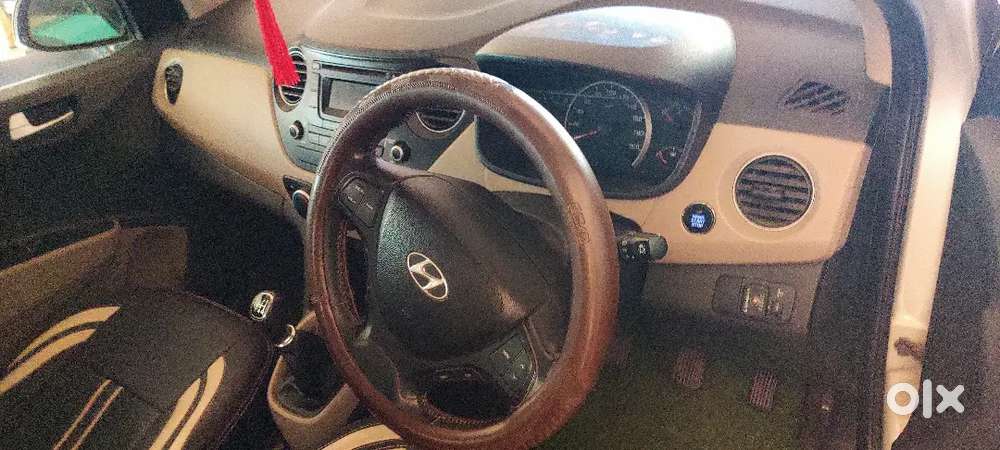 Hyundai Grand I10 2016 Cng With Low Km