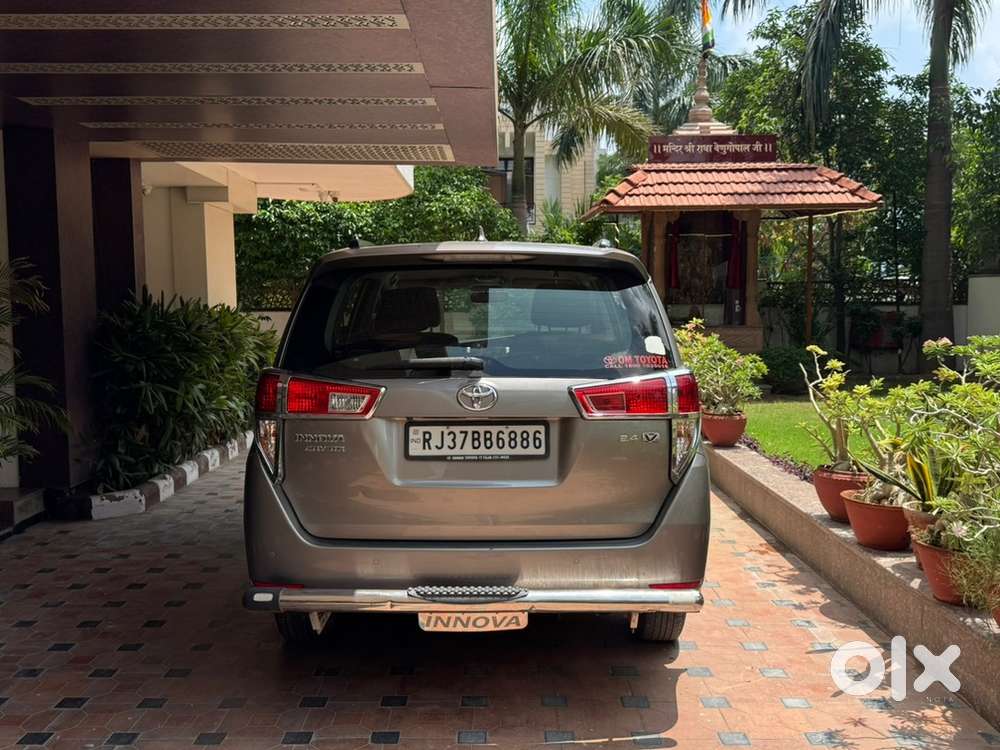 Toyota Innova Crysta 2.4 V 2020