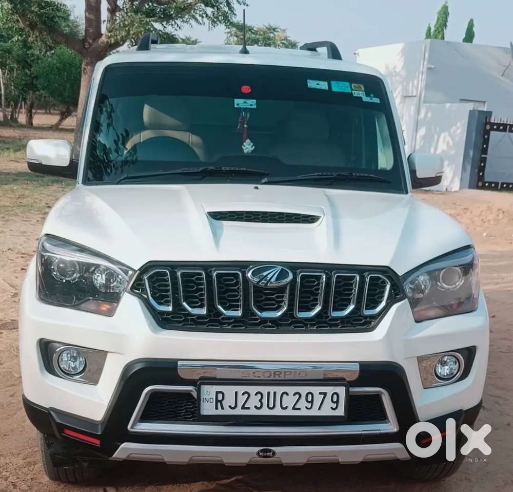 Mahindra Scorpio S11