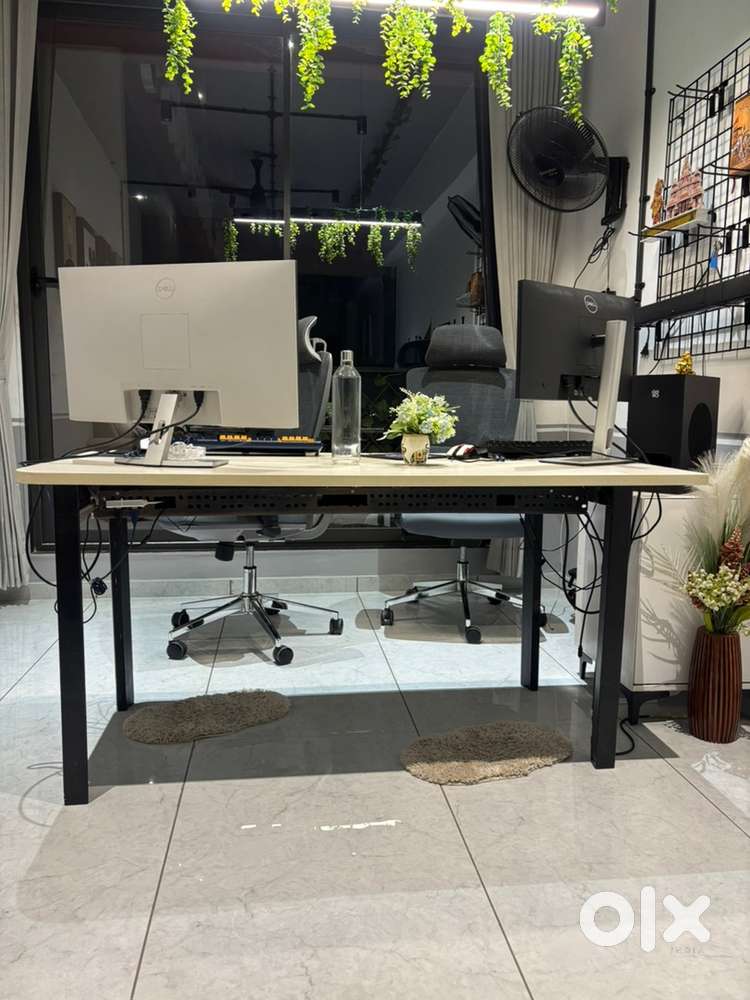 Boss table of office