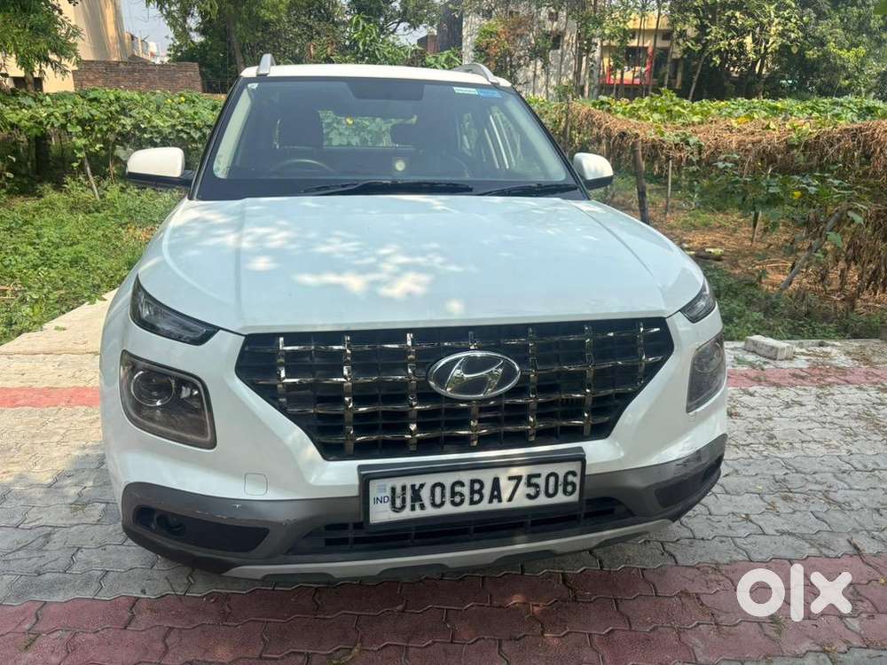 Hyundai Venue 2021 69000 Km Driven