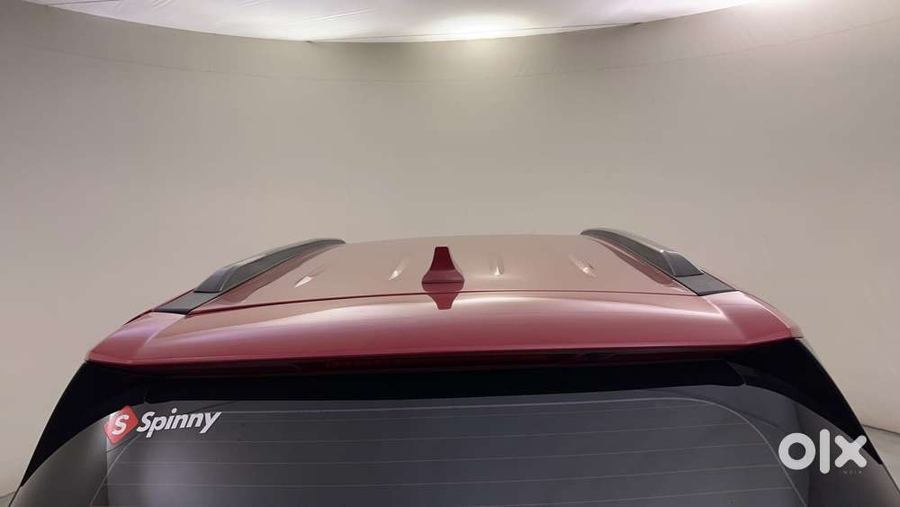 Mahindra Xuv700 2.0 Ax 3 Petrol At 5 Str, 2022, Petrol