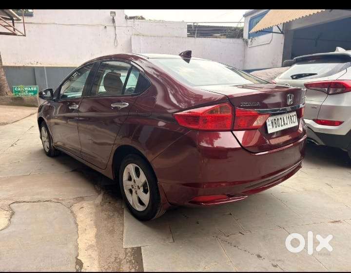 Honda City 2018 Diesel Well Maintained Fresh Paint With Sunroof