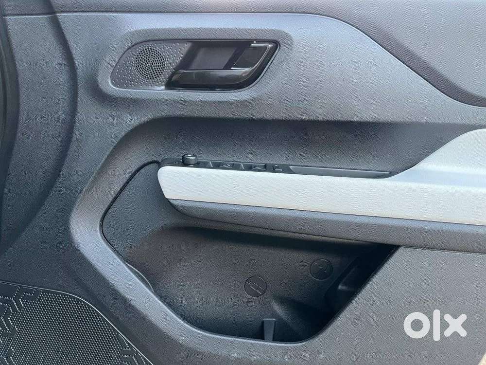 Tata Punch 1.2 Revotron Accomplished Dazzle Pack Amt, 2023, Petrol