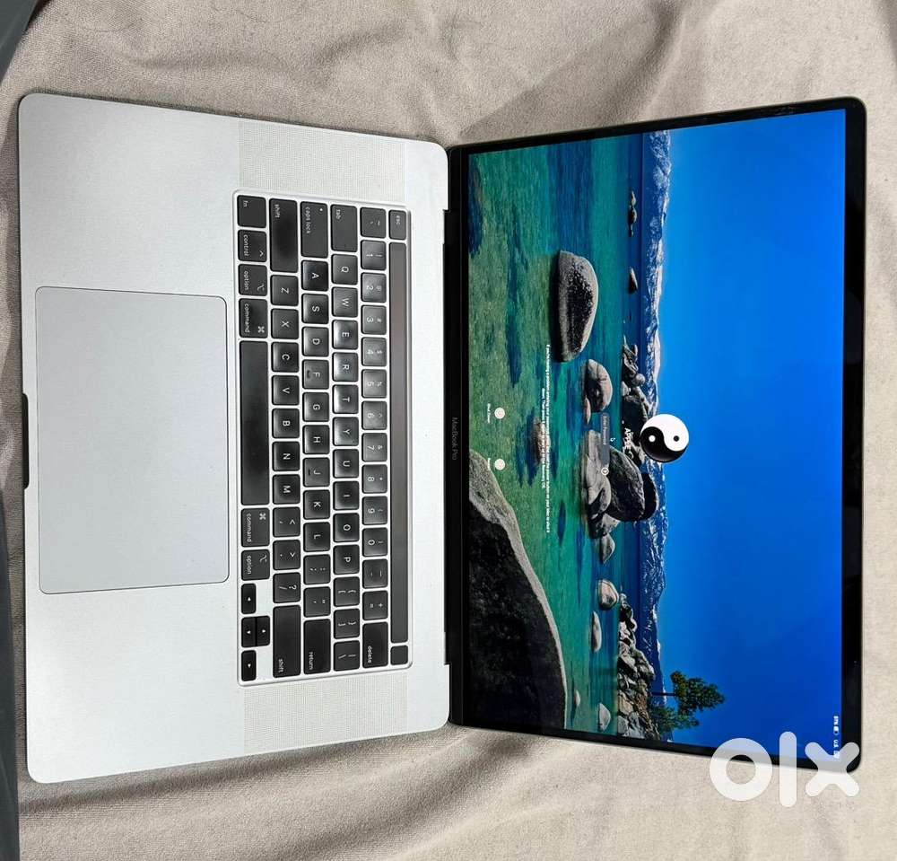 MacBook本体 MacBook Pro(2019 )i7 16GB 512GB US Apple MacBook Pro 16-inch 2019 i7 16GB 512GB SSD 287 Cycles