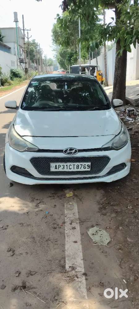 Hyundai Elite I20 2015 Diesel 120000 Km Driven