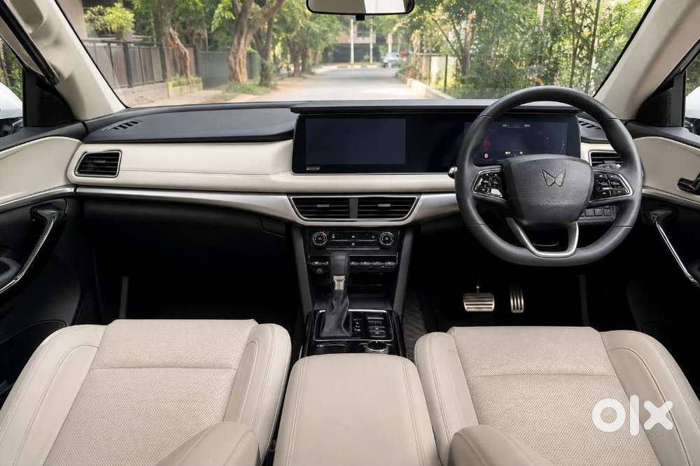 Mahindra Xuv700, 2025, Petrol