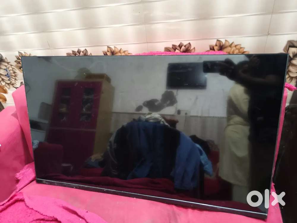 43 inch led tv, Screen damage
