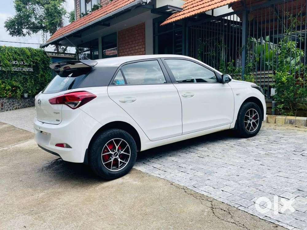 Nri-driven, Well Maintained Elite I20