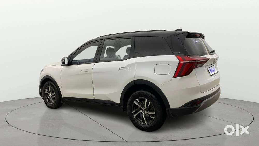 Mahindra Xuv700 2.0 Ax 5 Petrol Mt Str, 2023, Petrol