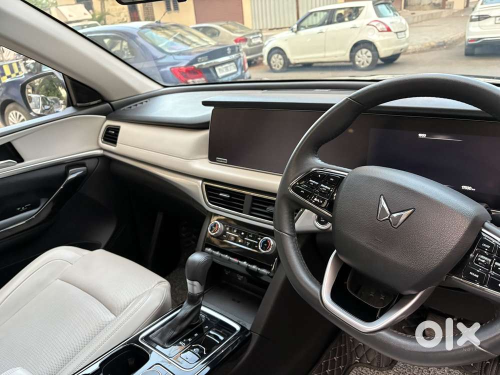 Mahindra Xuv700 Ax7l 6 Str At, 2024, Diesel