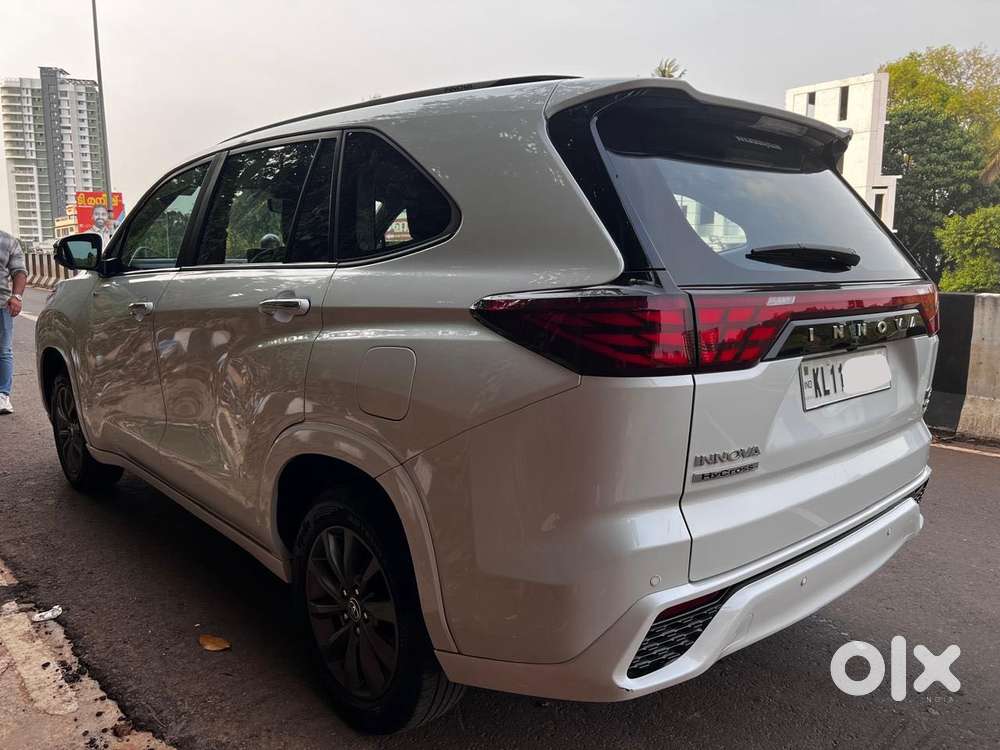 Toyota Innova Hycross 2.0 Vx Hybrid 7 Str, 2025, Petrol