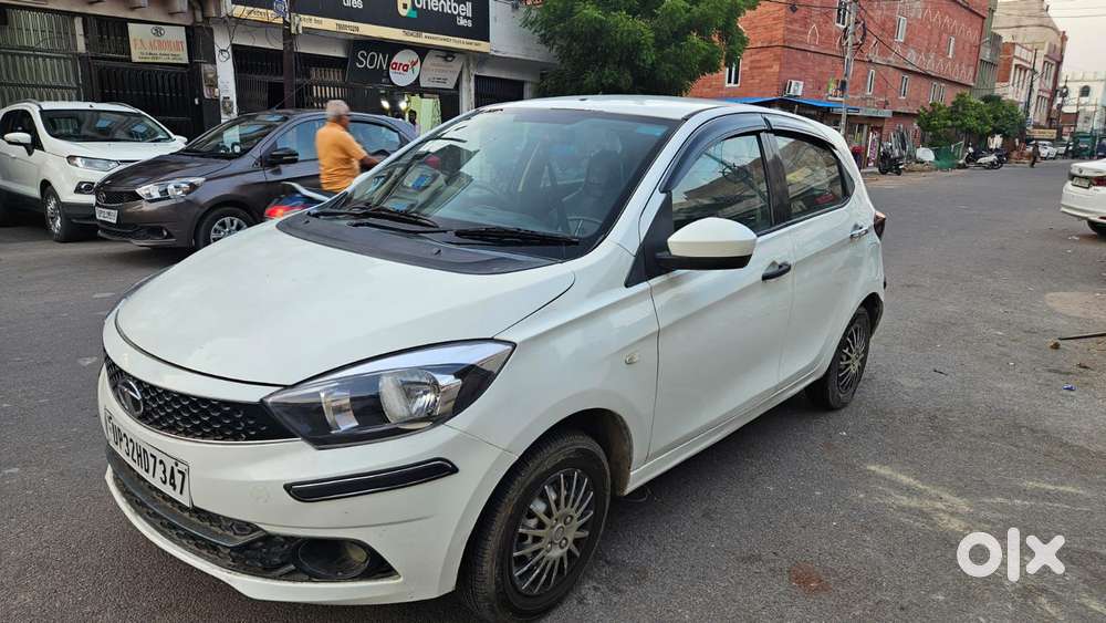 Tata Tiago Xe, 2016, Petrol