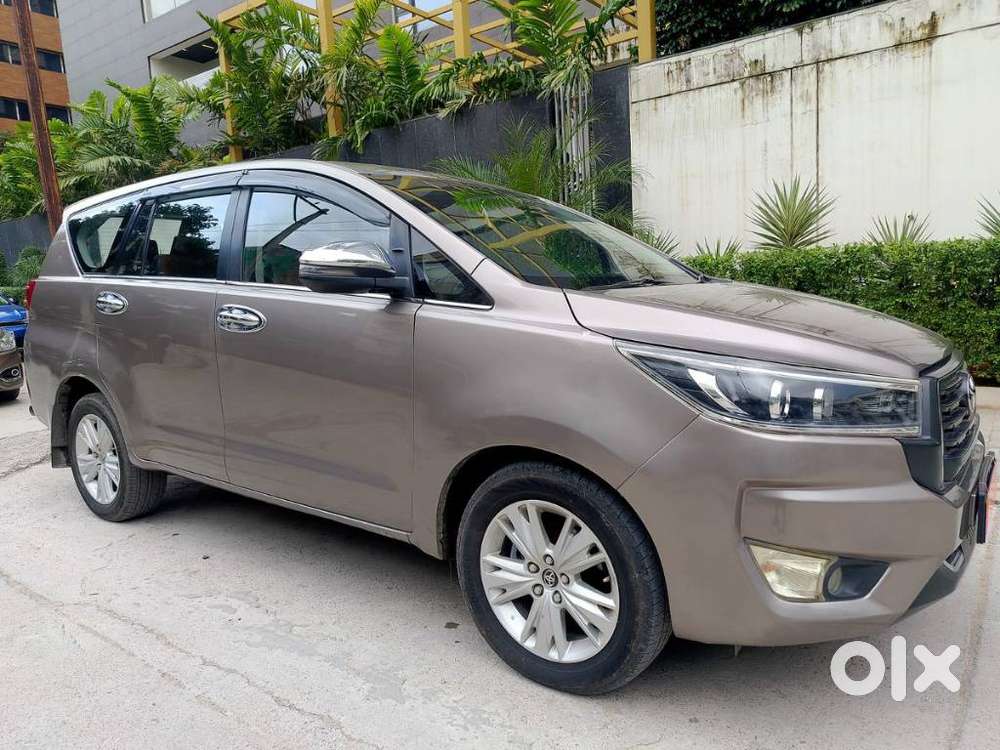 Toyota Innova Crysta 2.8z Automatic, 2016, Diesel