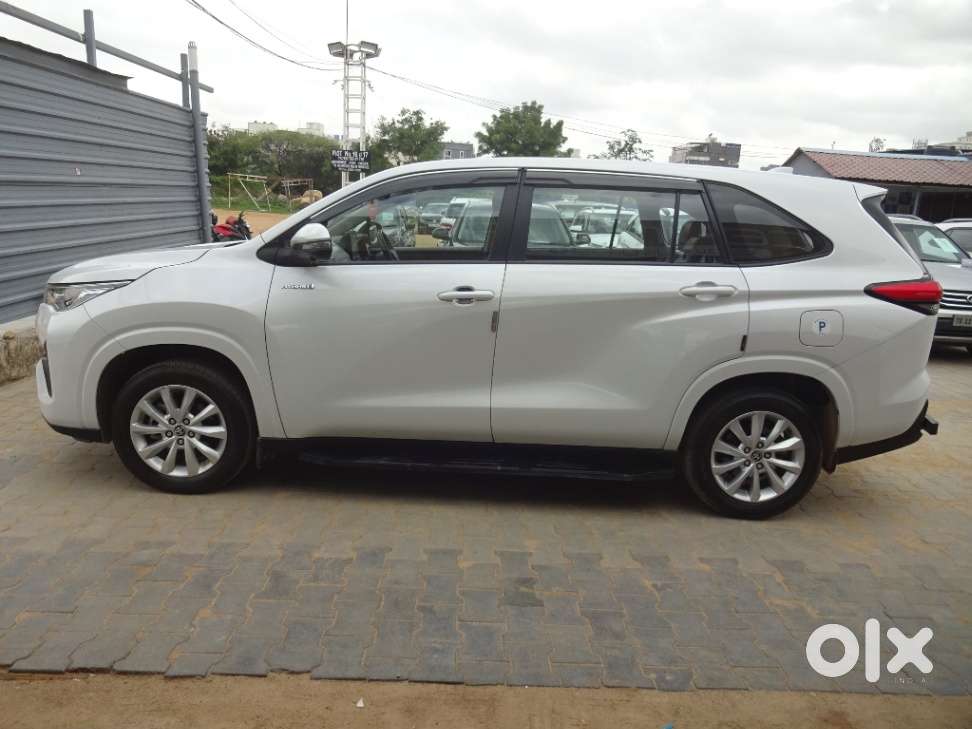 Toyota Innova Hycross 2.0 Vx Hybrid 8 Str, 2024, Petrol