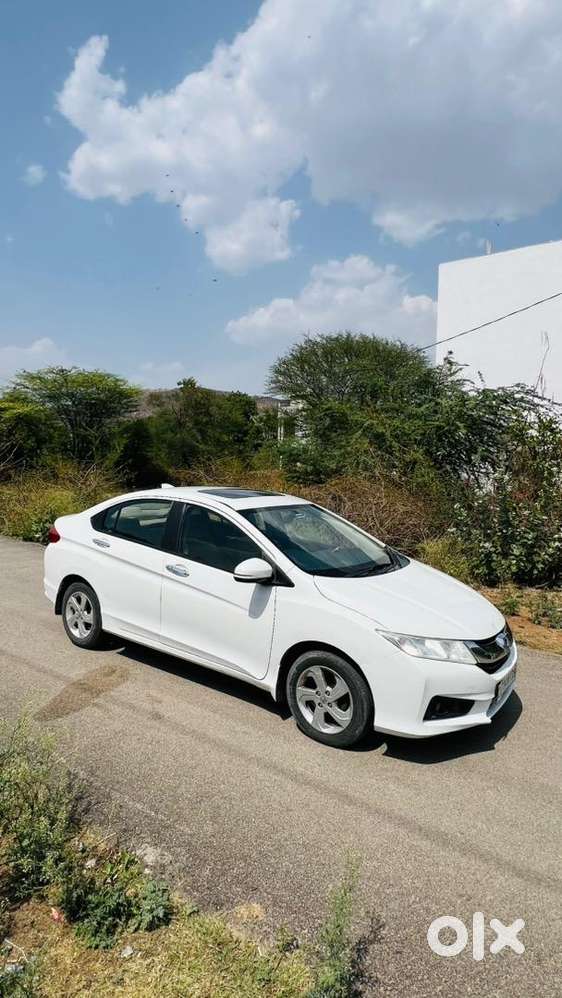 Top Model Push Button Sun Roof Well Maintain