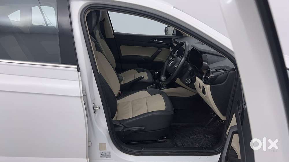 Skoda Slavia Style 1.0l Tsi Mt, 2022, Petrol