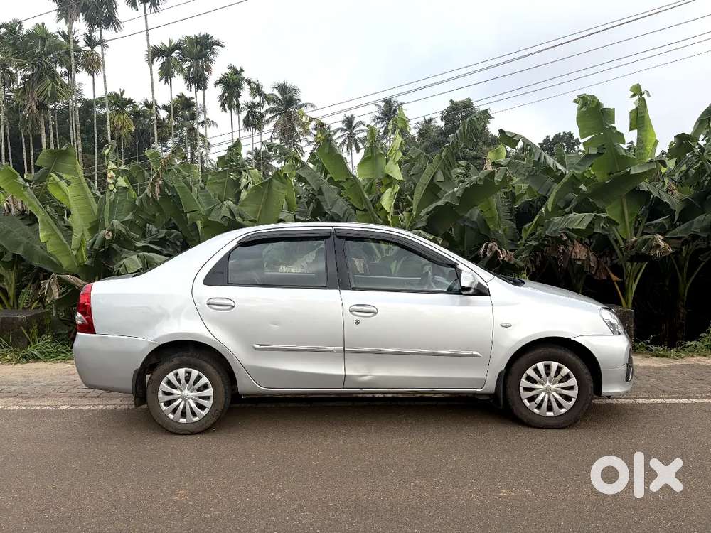 Toyota Etios Cross 2012