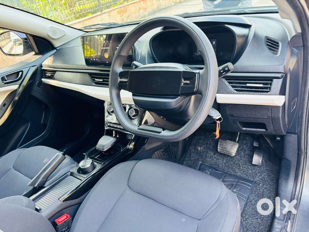 Tata Nexon Pure (s) 1.2 Petrol 6amt, 2025, Petrol