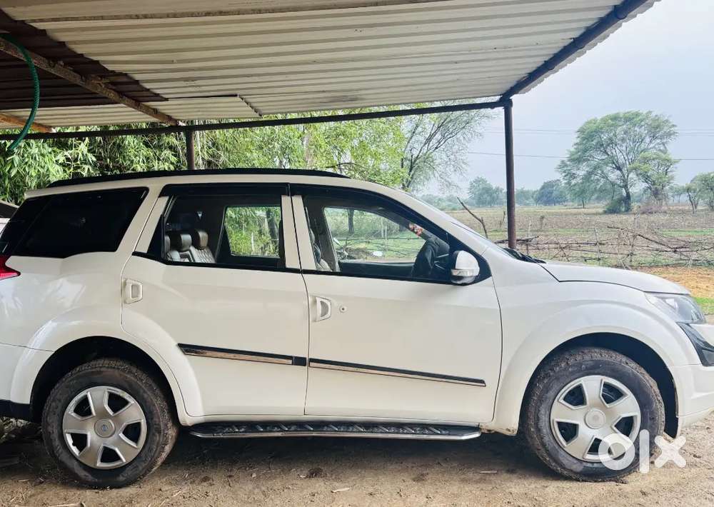 Xuv500 Less Driven And One Hand Car..no Scratches Car