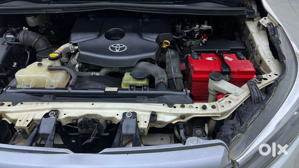 Toyota Innova Crysta 2.8 Zx At 7 Seater, 2016, Diesel