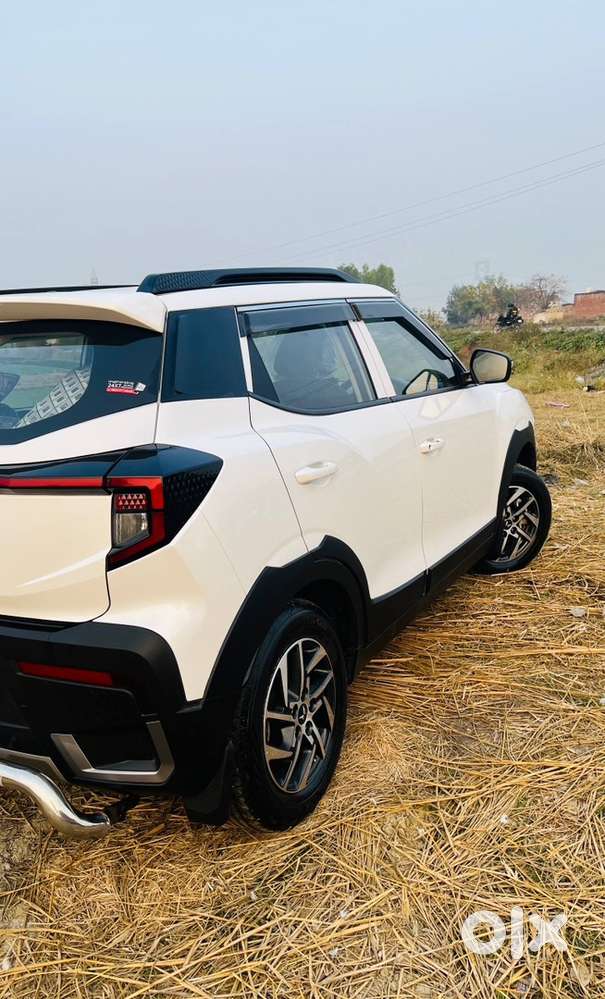 Mahindra Xuv 3xo 2025 Petrol 8000 Km Driven