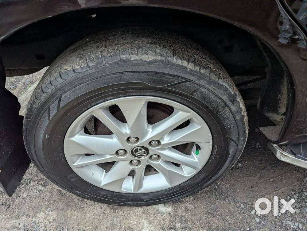 Toyota Innova Crysta 2.4 V, 2016, Diesel