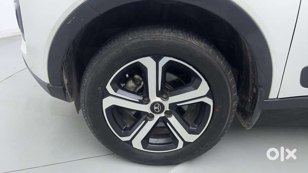 Tata Nexon 1.2 Revotron Xm (s), 2023, Petrol