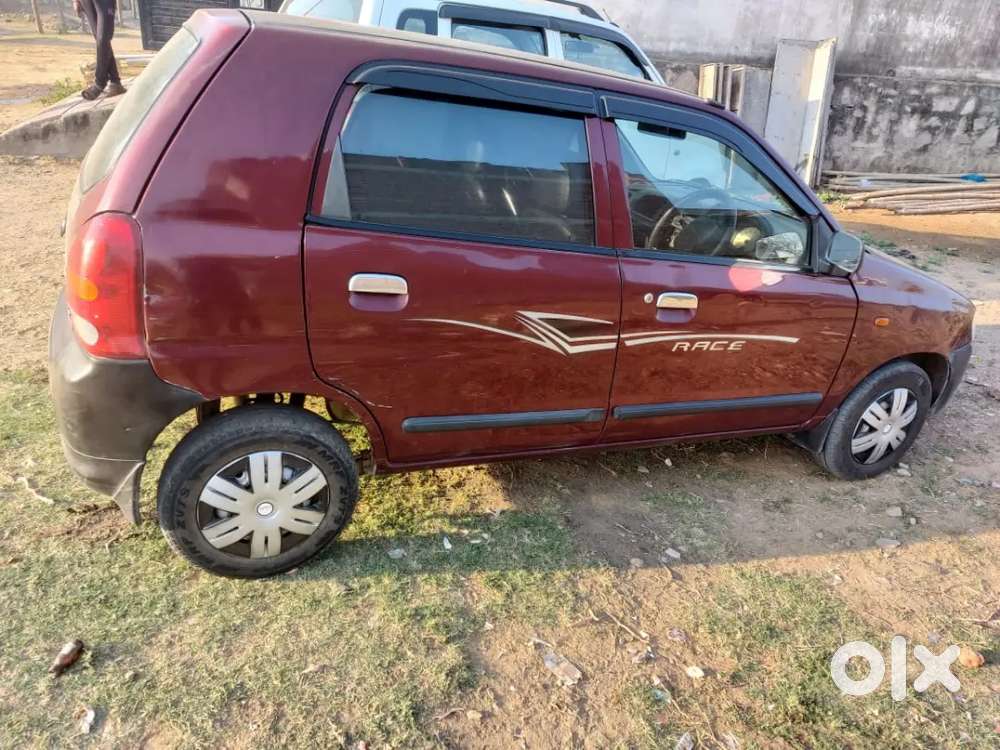 Charon Tyre Naye Hain Ac Chalu Hai Insurance Valid Hai