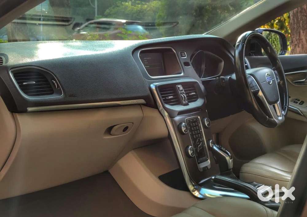 Volvo V40 Cross Country D3 Inscription, 2015, Diesel