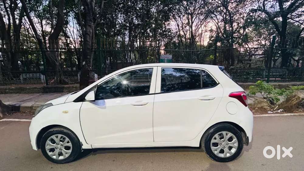 Hyundai Grand I10 2016 Diesel 75000 Km Driven