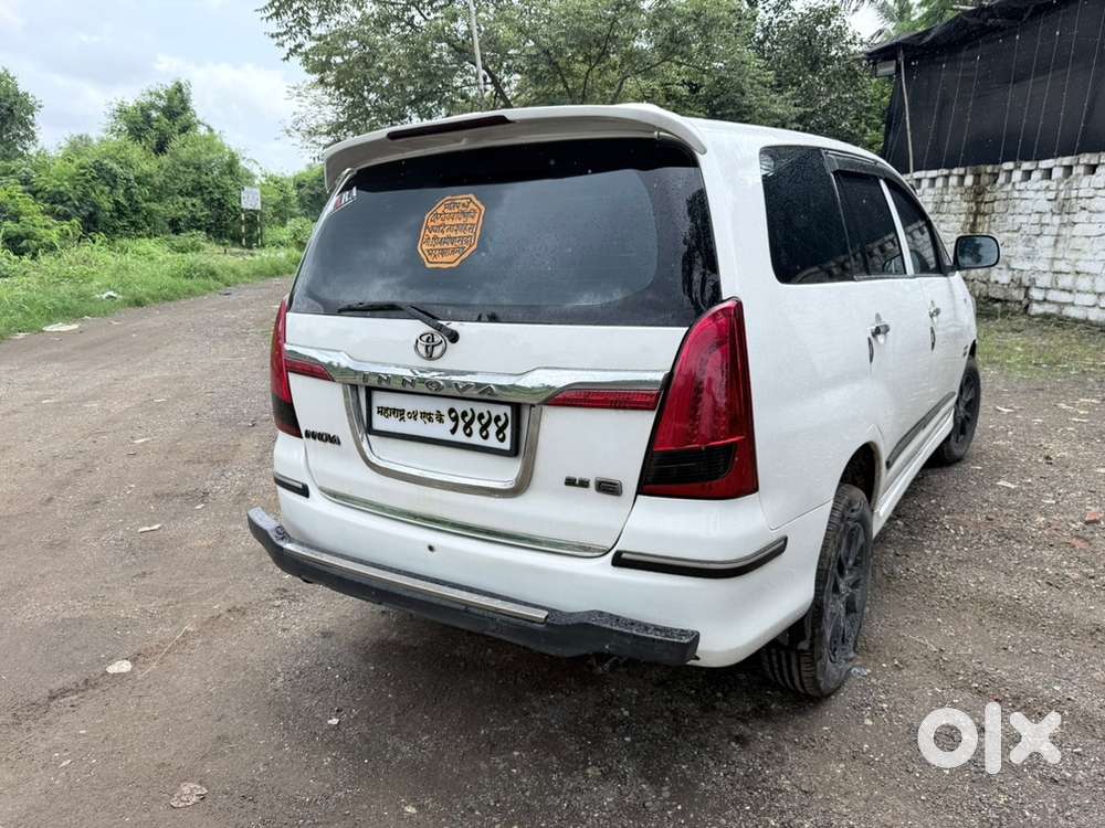 Toyota Innova 7 Str 2012