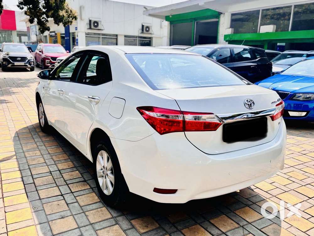 Toyota Corolla Altis Facelift, 2014, Petrol