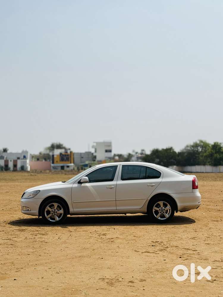 Skoda Laura Elegance 2.0 Tdi Cr At, 2012, Diesel