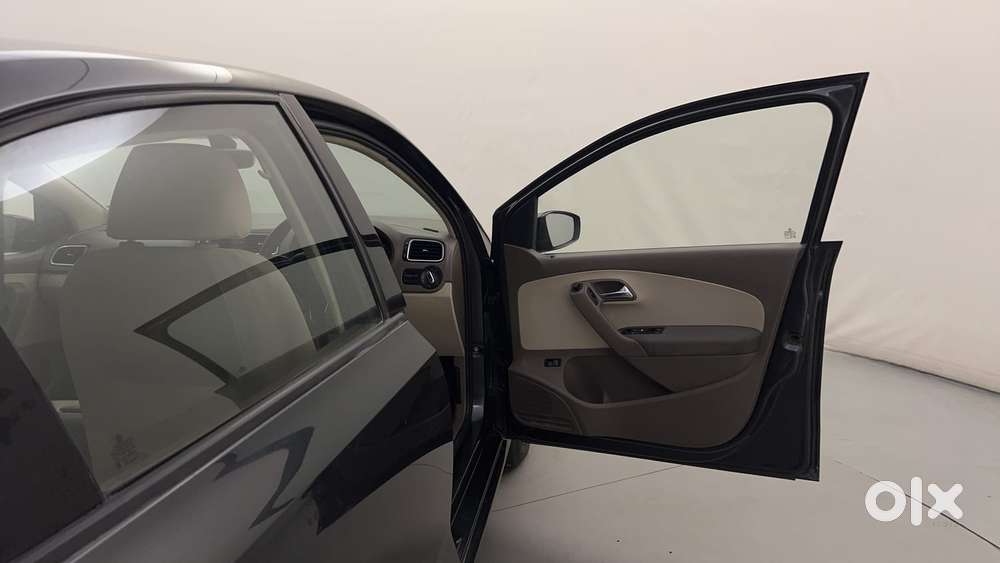 Skoda Rapid [2016-2018] 1.6 Style Plus Mpi At, 2016, Petrol