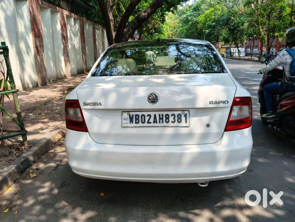 Skoda Rapid 1.6 Mpi At Elegance Plus, 2015, Petrol