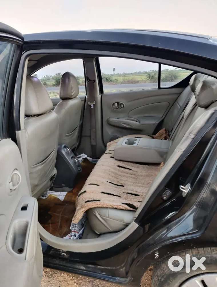 Nissan Sunny 2012