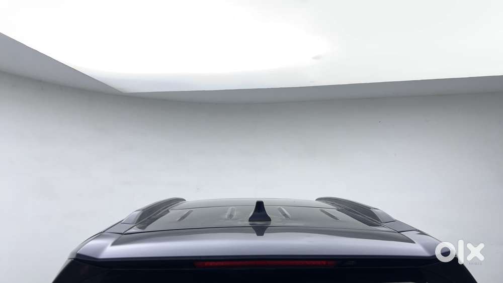 Mahindra Xuv700 2.0 Ax 7 Petrol At Str, 2022, Petrol