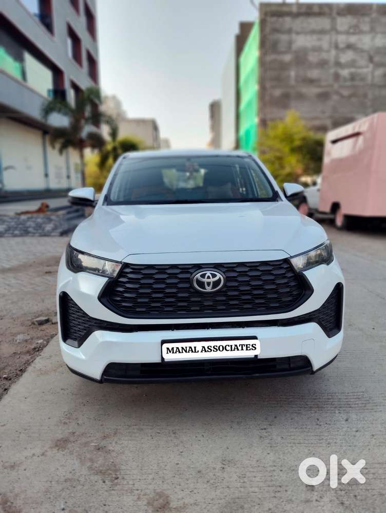 Toyota Innova Hycross 7s Option, 2023, Petrol