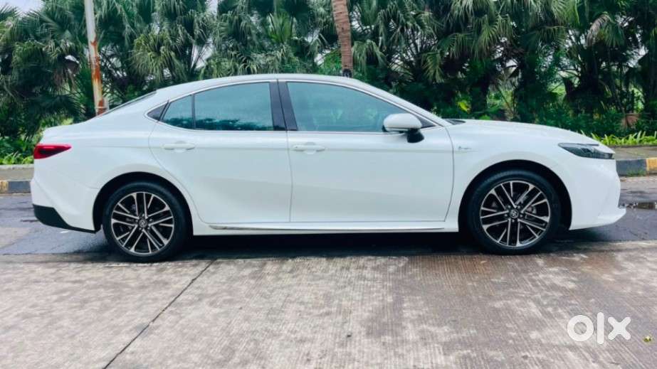 Toyota Camry Hybrid, 2026, Cng & Hybrids