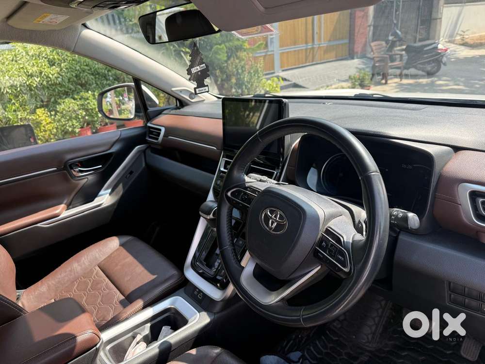 Toyota Innova Hycross 2.0 Zx (o) Hybrid 7 Str, 2023, Electric