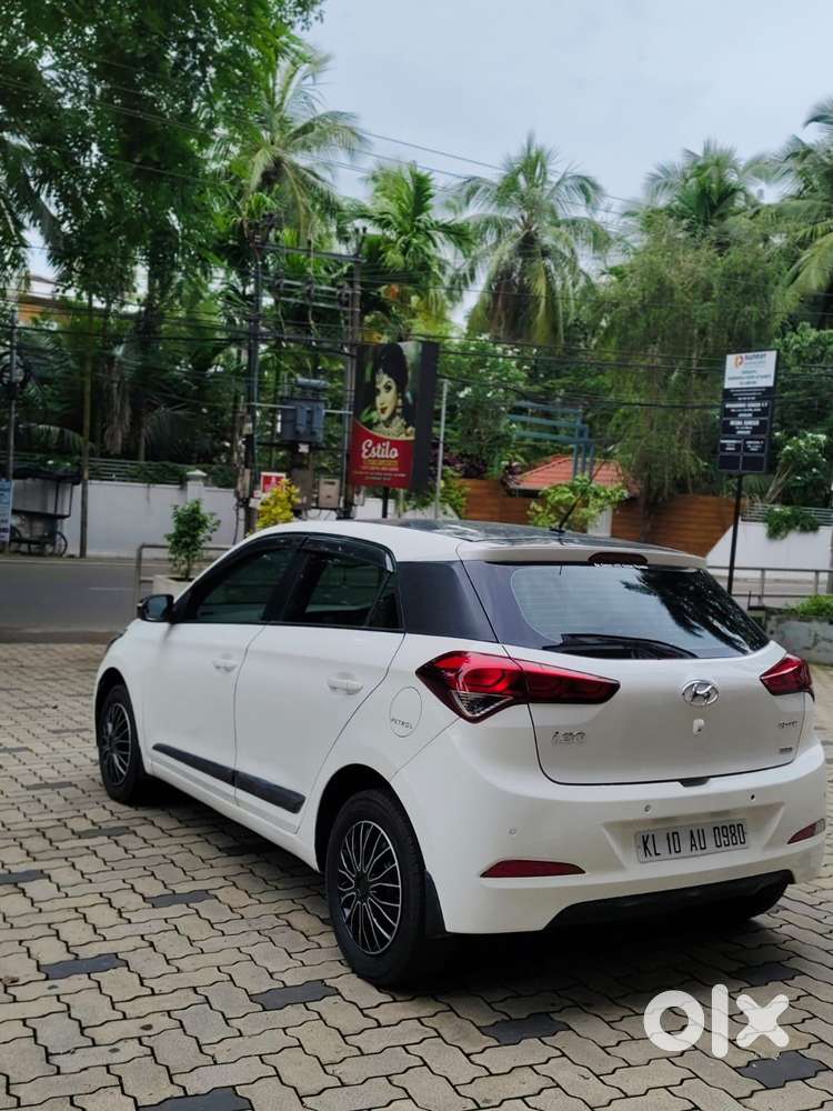 Hyundai I20 Sportz 1.2 Ivt Dual Tone, 2015, Petrol