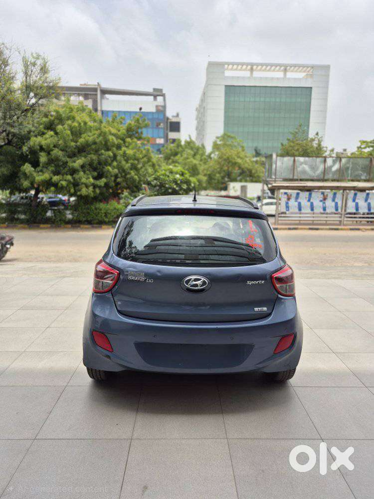 Hyundai Grand I10 Sportz, 2015, Petrol