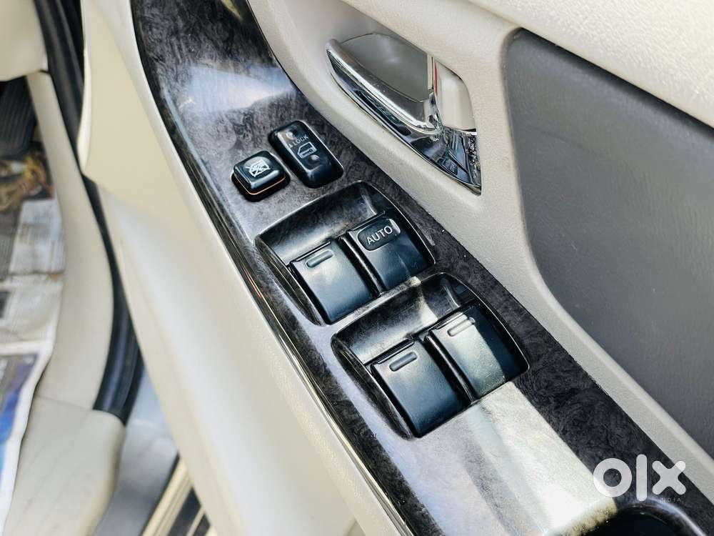 Toyota Innova 2.5 Zx 7 Str Bs-iv, 2014, Diesel